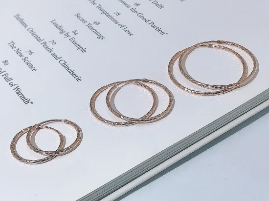 Gli accessori delle donne degli orecchini dei gioielli di moda dell'argento sterlina dell'OEM 925 vendono all'ingrosso il dito degli orecchini del cerchio del taglio del diamante dei gioielli