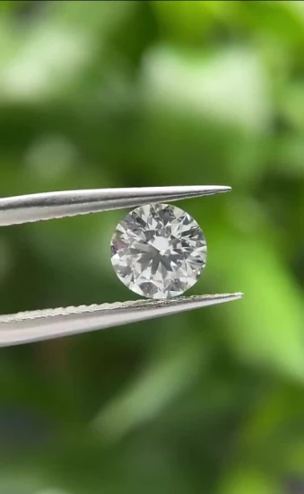 Anello di fidanzamento grande e classico con diamante naturale a taglio rotondo