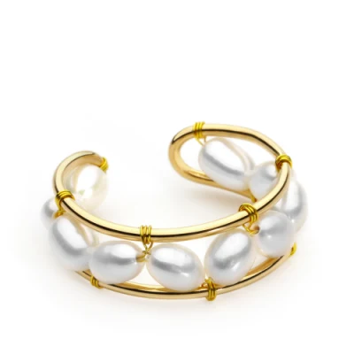 Squisita costruzione dettagliata e bellissimi anelli in ottone con perline di conchiglia