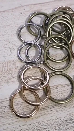 O-ring creativo personalizzato a forma di cuore color arcobaleno con anello a molla e foro